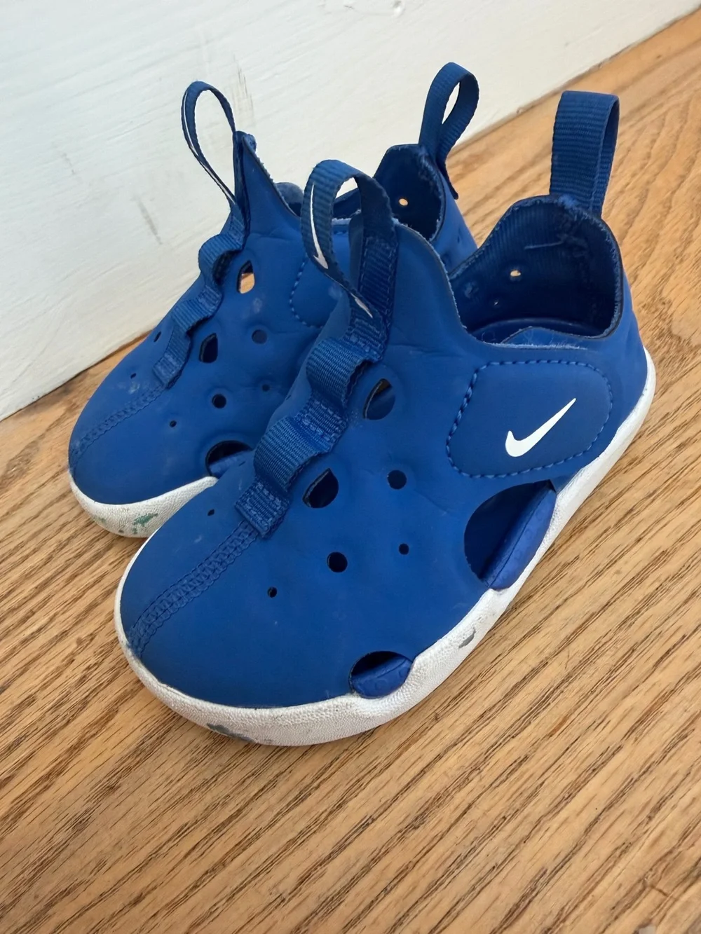 Nike Sunray Sandal Water Shoes size 5c